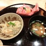 帰燕 - 小柱と生海苔の炊き込みご飯、味噌汁、香の物