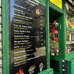 L'As du Fallafel - メニューも豊富ですが、やっぱり定番の「ファラフェル・スペシャリテ」を。
            ホットソースも忘れずに♪