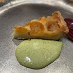 いまむら - キンカンタルト　玄米茶とピスタチオのソース