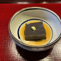 うかい鳥山 - 黒胡麻とうふ