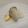 はま寿司 - 広島県産牡蠣握り＜浜茹で＞　ちょっとネタの盛り付けが良くない物もありましたが・・