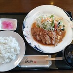 カフェテリア アメニティ - 日替わりランチ　豚の生姜焼き定食