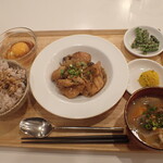 トーコーキッチン - 鶏の台湾風生姜焼き 副菜二品、豚汁、ご飯 + 生卵