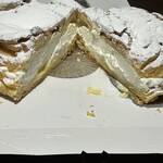 白土屋菓子店 - クリームたっぷり♪