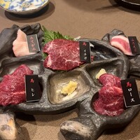 馬刺しと焼き鳥 グルマン三年坂 - 