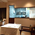 ル クレール - 客席と厨房