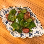 酒場浮雲 - 砂肝丸はつ宮崎ピーマンのバター炒め