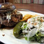 カウボーイカレー - 4月限定：Black Big Bossバーガー、1500円