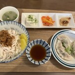 台湾茶専門店ランプ屋 - 鶏肉ジーロー飯セット