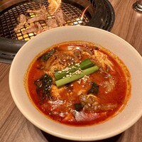 焼肉うしごろ 銀座店 - 旨辛テグタン麺