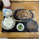 かなや食堂 - 1番人気　豚焼肉定食