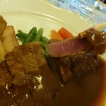 きっちん紅屋 - ビーフカツレツ。中身はレア