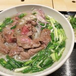 ZiOフォー ベトナム料理 - レア牛肉フォー