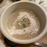 パッパパスタ 三鷹店 - ポルチーニ香るきのこのポタージュ