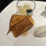 mahoroba 鉄板 - フレンチトーストも美味しい