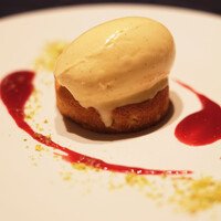 メザニーン - ランチコース 3500円 のガレット ブルトンヌ バニラアイス乗せ