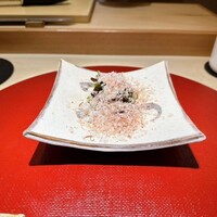 弐ノ蔵 - 寝かせたアオリイカ、札幌産空芯菜、きくらげ、山わさび、なまり節 