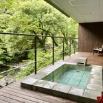 アルカナイズ - 部屋付き露天風呂とテラス
