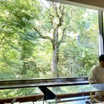 アルカナイズ - 朝食 カウンター席からの窓景