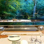 アルカナイズ - 夕食 カウンター席からの窓景