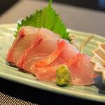 横浜 夜景 鉄板焼＆ステーキ 祥鳳 - 本日の薄造り（かんぱちと金目鯛）