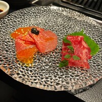 完全個室焼肉かなう - 王道ユッケ　牛刺し