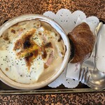 263196192 - モーニングB～ポテトとハムのココットにミニクロワッサン添えです。（2024年9月）