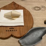 atelier HANADA - メニューがくるくるとまかれてます