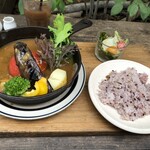 ​冬のRK GARDEN - 軽井沢産地野菜をじっくり焼いた丸ごとトマトのスープカレー