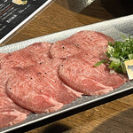 炭火焼肉・にくなべ屋 神戸びいどろ - 