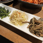 炭火焼肉・にくなべ屋 神戸びいどろ - 