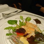 ア・ニュ ルトゥルヴェ・ヴー - 本日のオードブル(カニとホタテと野菜の生ハムジュレ添え(正式名称は不明))。