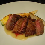 イベリコベジョータのカルビ　じゃが芋のソース。