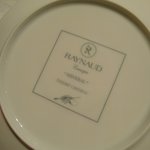 ア・ニュ ルトゥルヴェ・ヴー - ウバ(紅茶)の皿の裏。