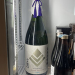 和酒処 小料理 酒幸 - 小左衛門二升瓶？　ドデカの瓶隣の4合瓶が可愛く見える。