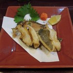 酒肴商店 アジト - カレイのから揚げ