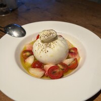 アダッキオ - ブラータと桃のカプレーゼ　