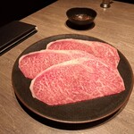焼肉うしごろ - 群馬県産の大判サーロイン・その2です。