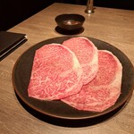 焼肉うしごろ - 群馬県産の大判サーロイン・その3です。