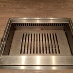 焼肉うしごろ - 網の鉄板です。