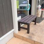 にかいや - 店外のウェイティングスペース