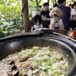 丹一 - 鮎飯越しの愛犬