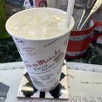 砂の岬 - プレーンラッシーL 750円。