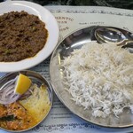 砂の岬 - マトンキーマランチ。副菜のタカリパチャリ(トマトの煮込み)1,800円。