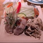 居酒屋 ヨーテル - 前菜盛り合わせ。味噌だれがうまい！！