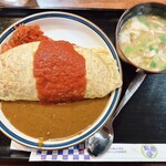 ホイロ - オムライス＋カレー　850円