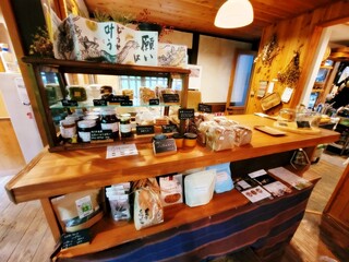 Ryokuyuu Shokudo & SPACE - Interior Atmosphere