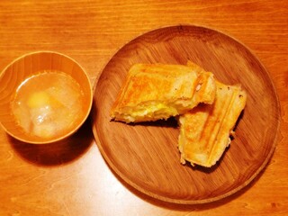 Ryokuyuu Shokudo & SPACE - Hot Sandwich (JPY 1,200)