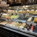 Chateraise PREMIUM YATSUDOKI - 料理写真:商品の陳列