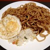 Holiday Inn Qingdao Parkview - 料理写真:炒麺、炒飯、目玉焼き